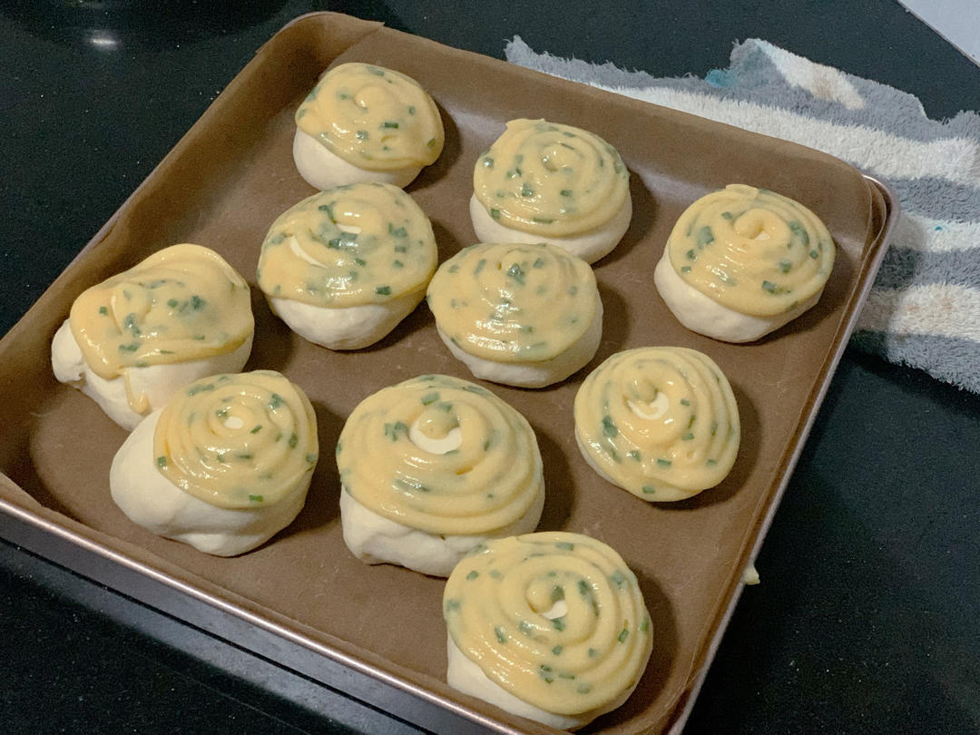 香葱肉松墨西哥包