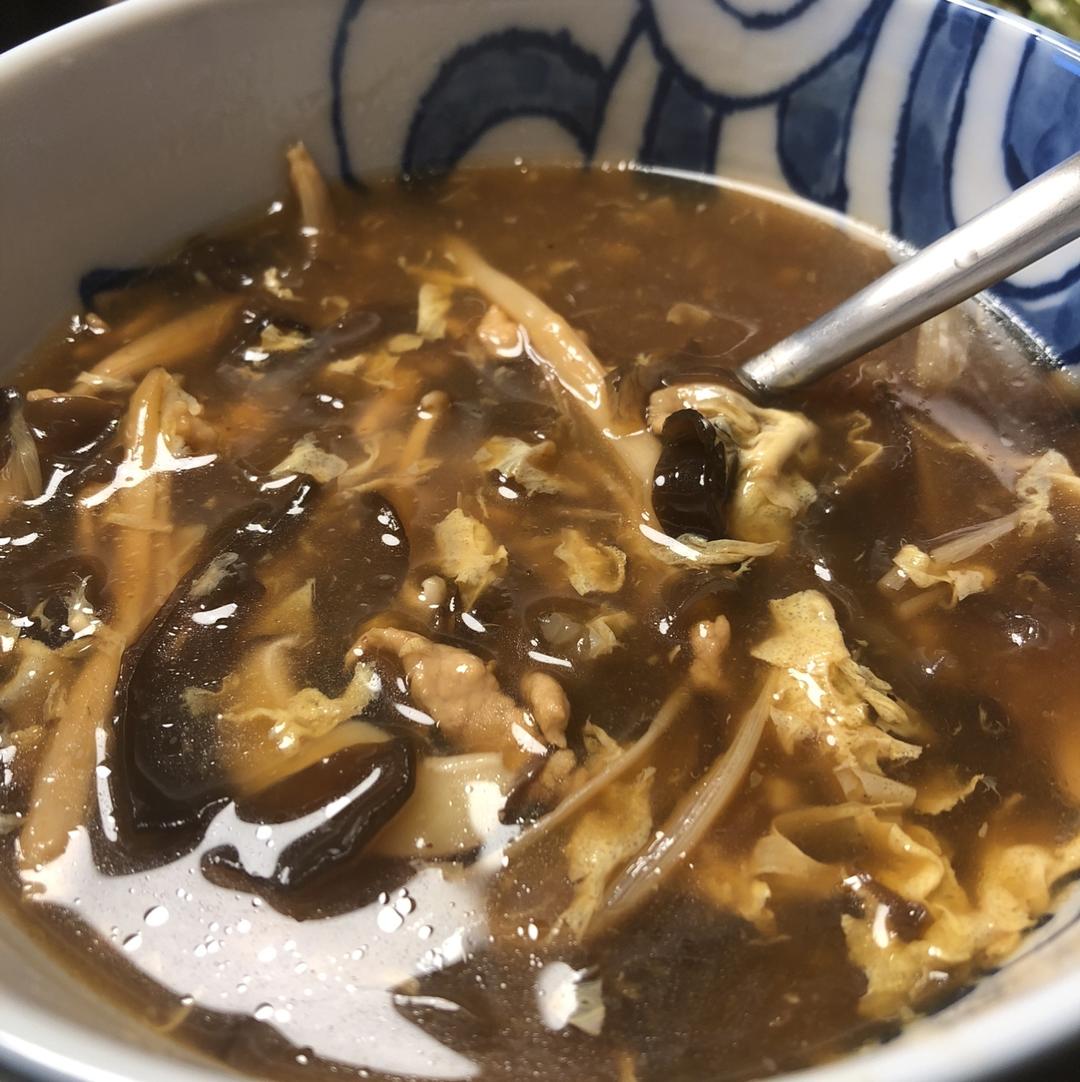 酸辣汤 Spicy & Sour Shredded Pork Soup