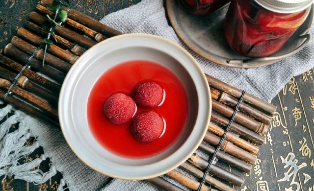 糖水杨梅的做法