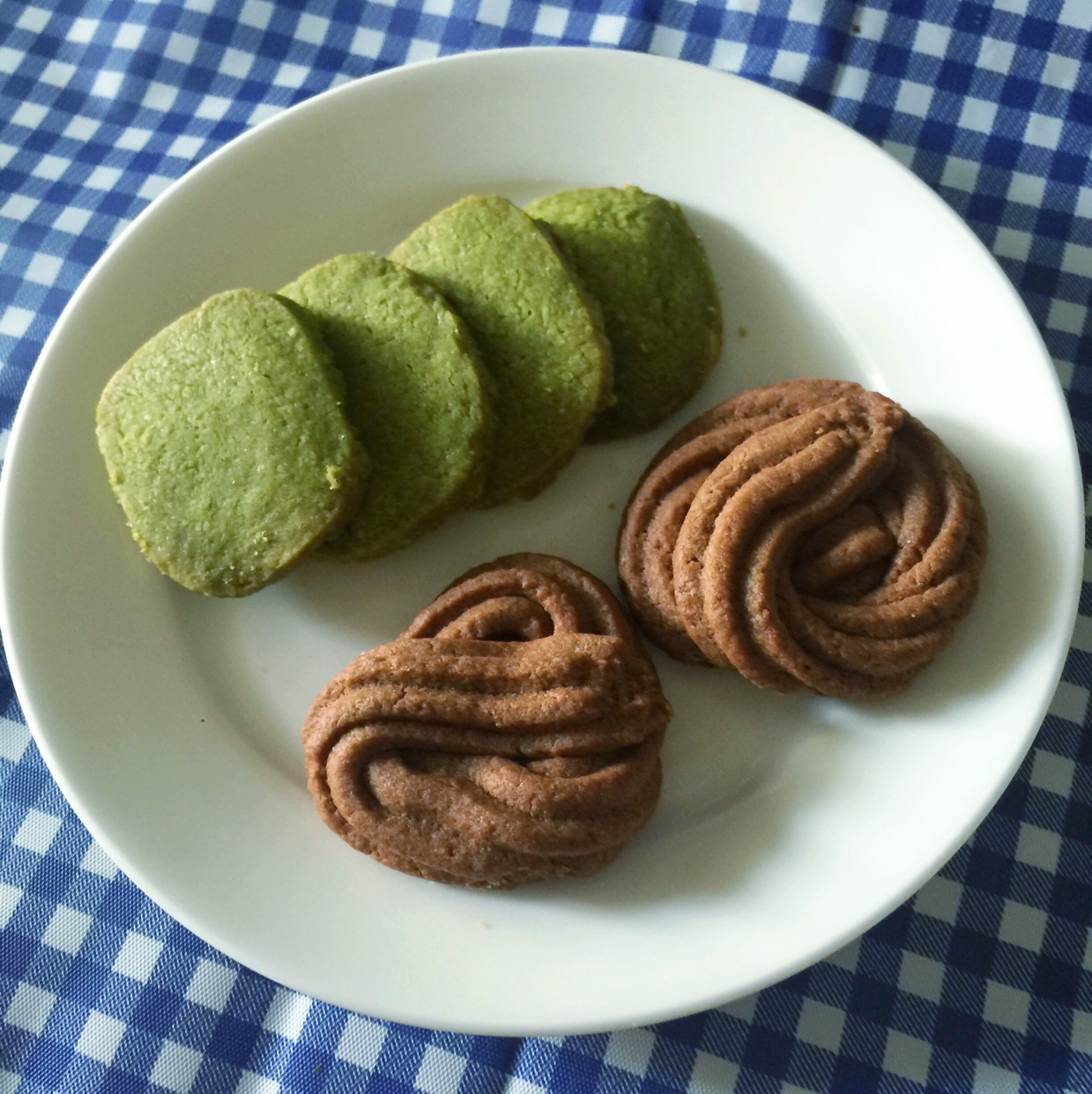 挤花毫无压力的巧克力曲奇