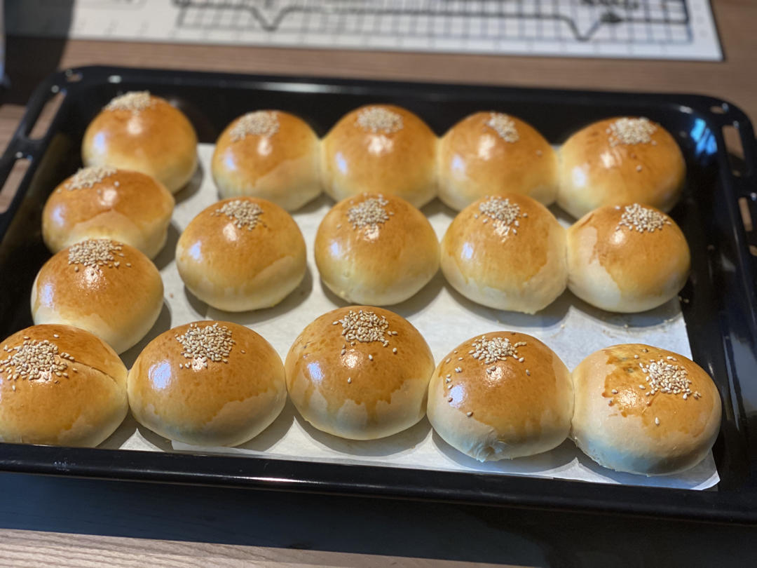 全麦葡萄干小面包