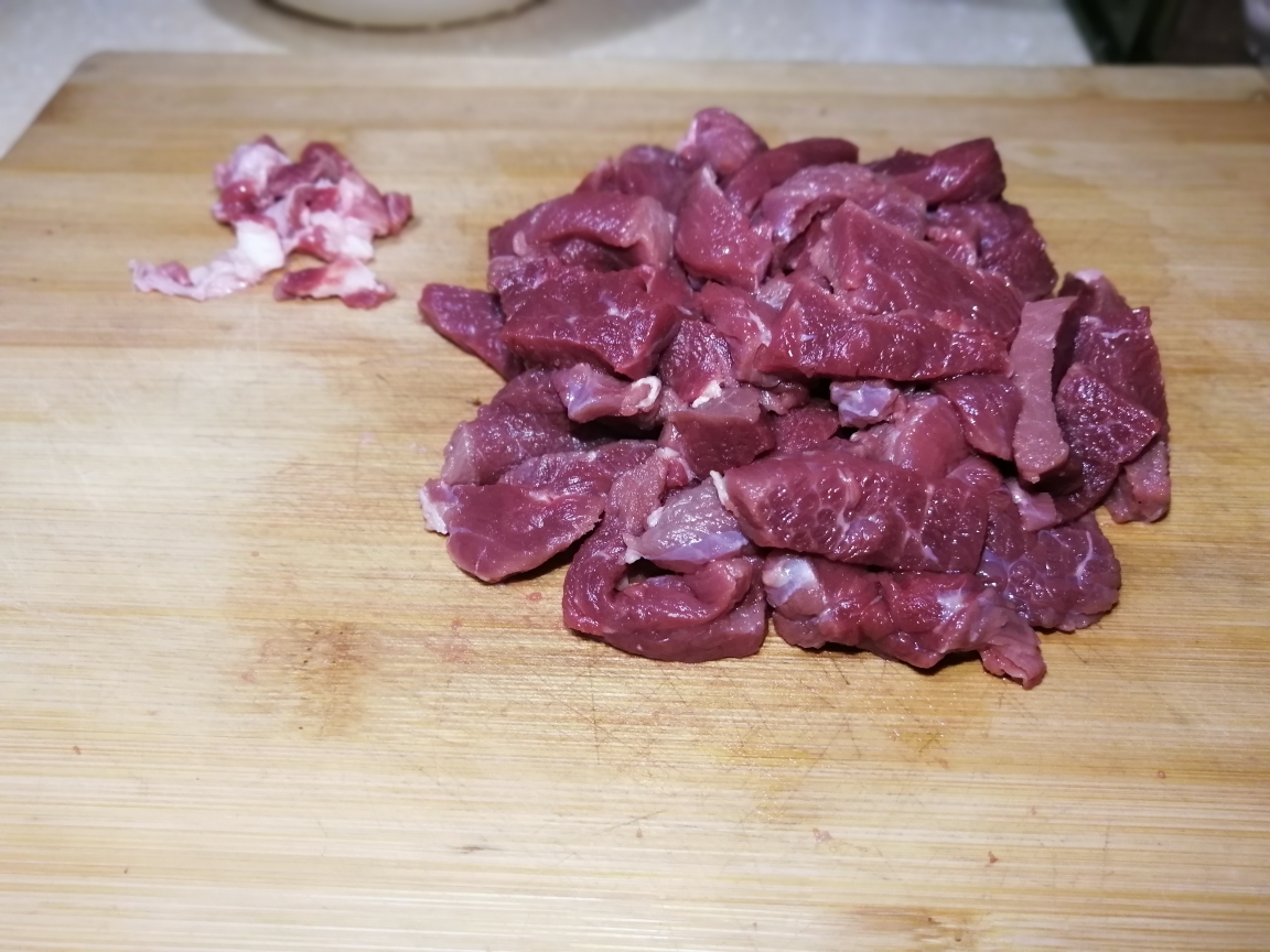 宅家必备美食——五香牙签牛肉的做法 步骤2
