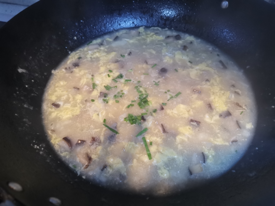 一人食香菇蛋疙瘩汤的做法 步骤4