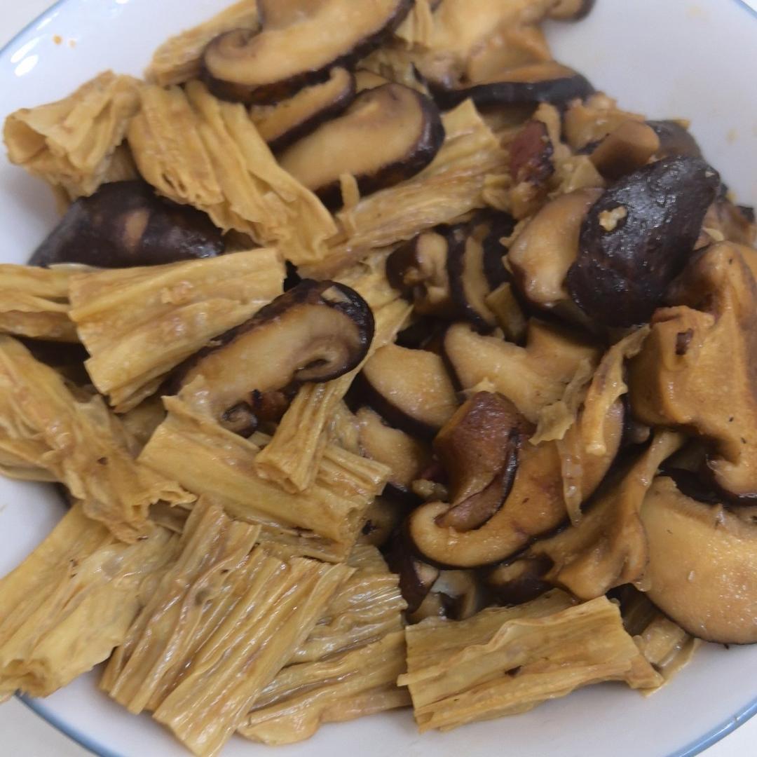 好吃到舔盘的香菇腐竹