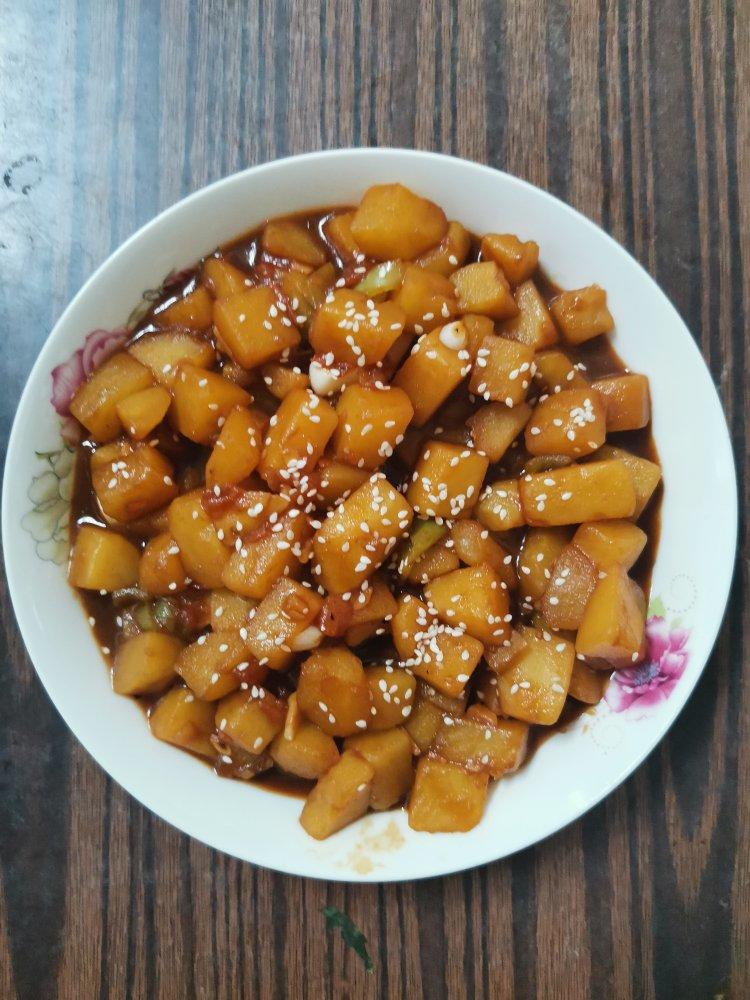 🔥巨下饭，软糯入味！比肉还好吃的红烧土豆