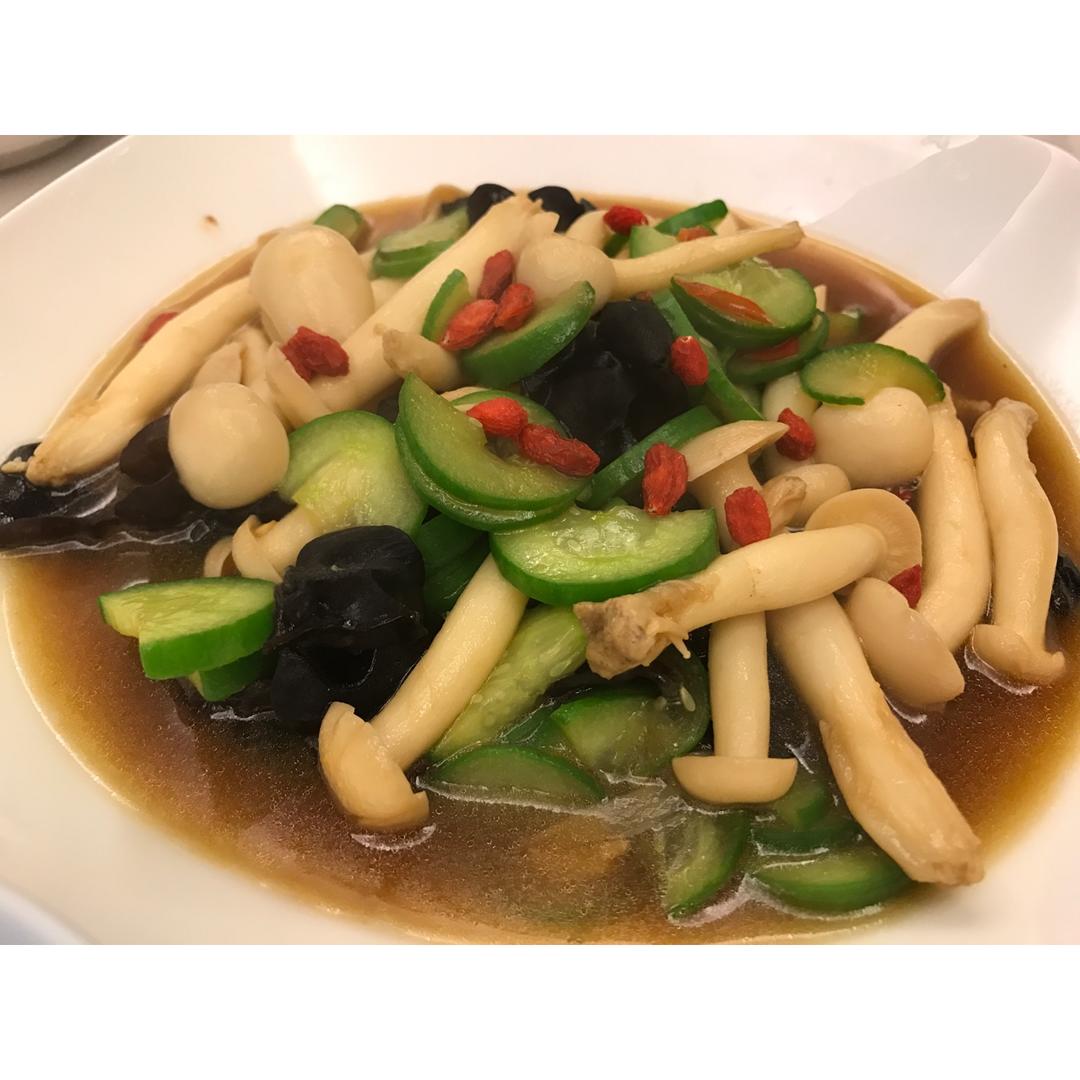 lovedove41做的黄瓜炒海鲜菇