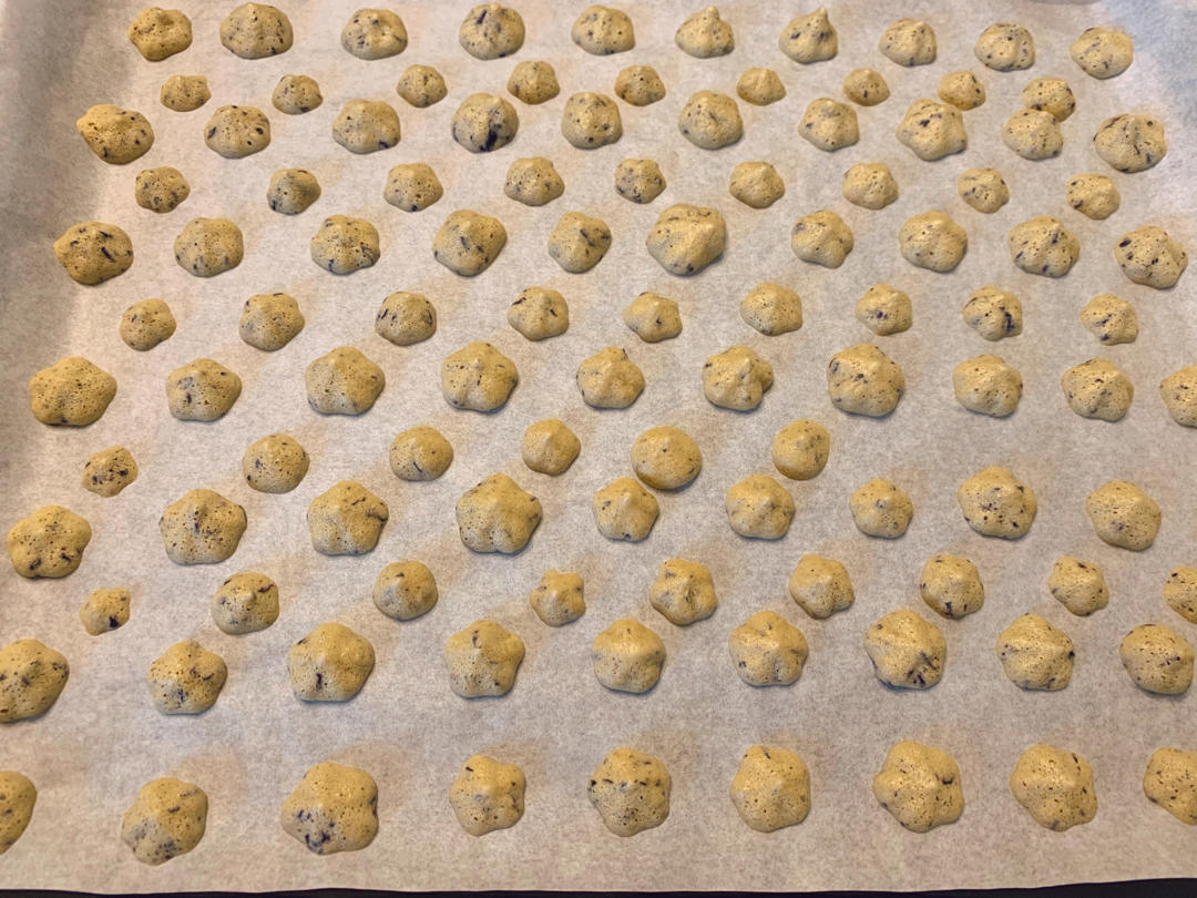 宝宝第一口健康零食！超级无敌好吃到爆炸！入口即化！材料只有1个鸡蛋 ！10g奶粉！5g淀粉 ！酥脆可口 ！幸福的味道 ！