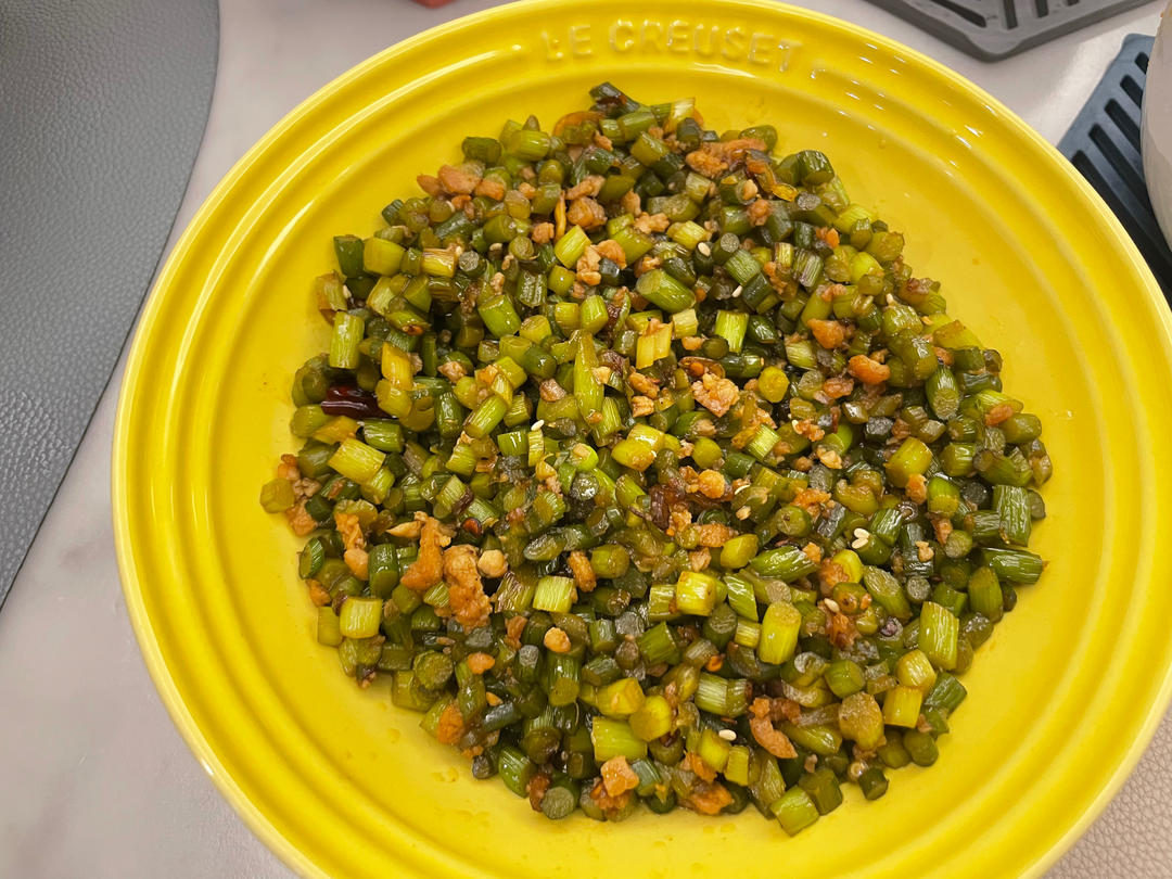 下饭外婆菜（肉沫炒蒜薹沫）