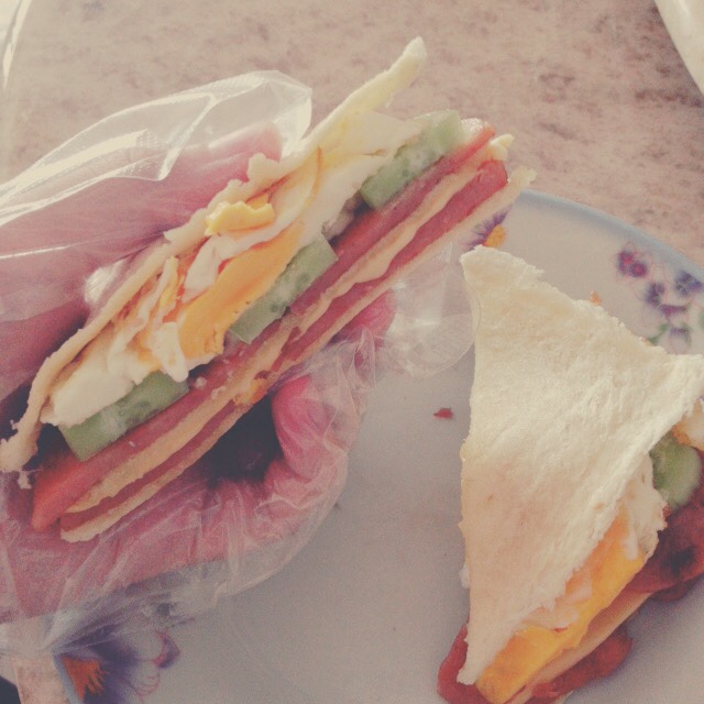 火腿芝士蛋三文治