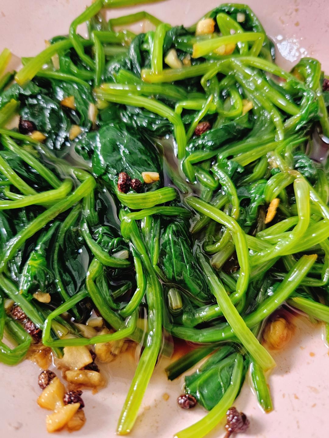 凉拌菠菜(家传秘方)