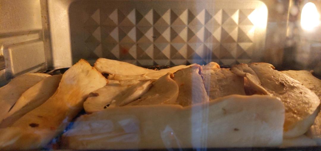 超简单五分钟低脂小零食—烤杏鲍菇