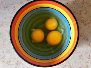 简单有营养的牛肉沫蒸蛋（增肌减肥都能吃）的做法 步骤1