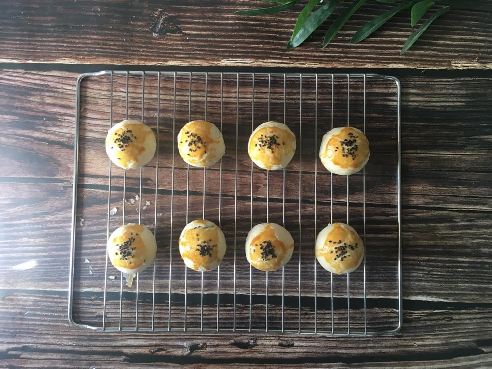 一点不腻，放几天都酥掉渣的蛋黄酥（适应于热天）