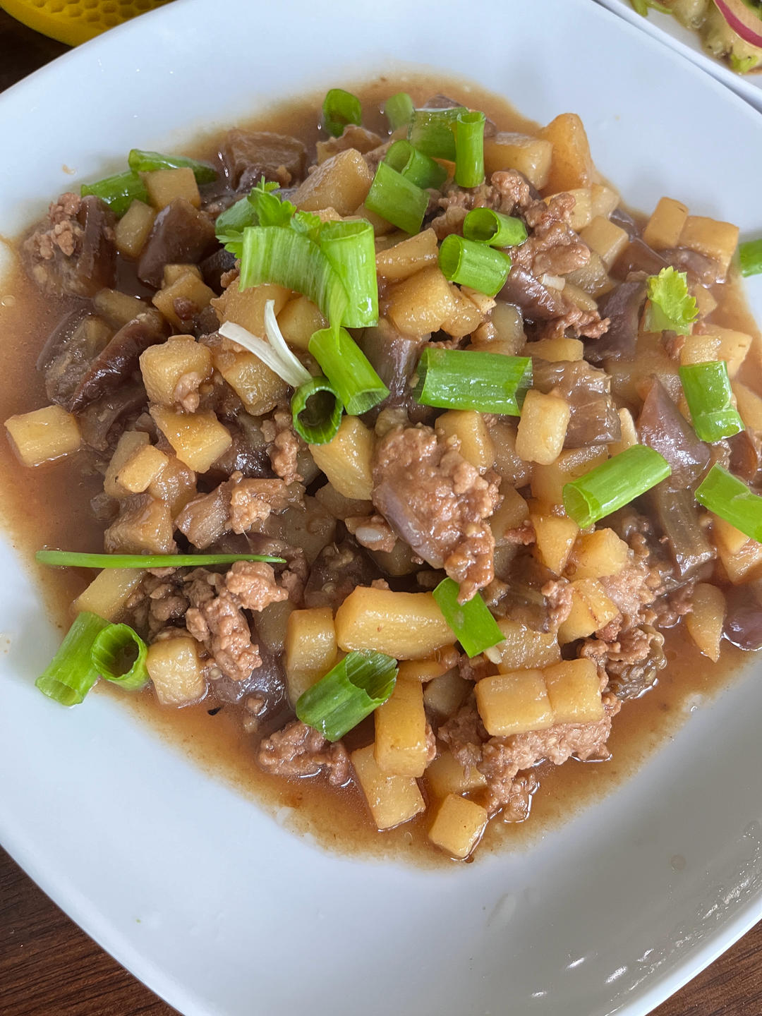 肉末烩双丁的做法