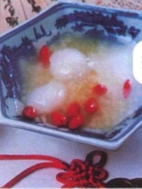 荔枝杞子小米粥（清热生津，止渴解暑)