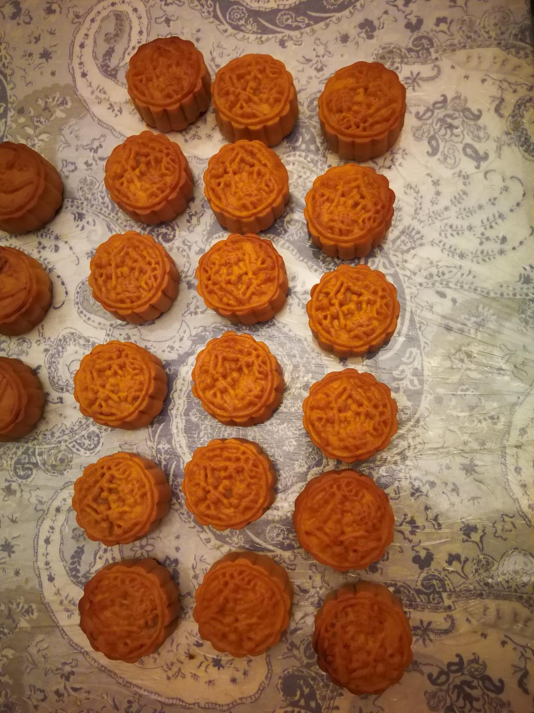 广式月饼—蛋黄莲蓉月饼