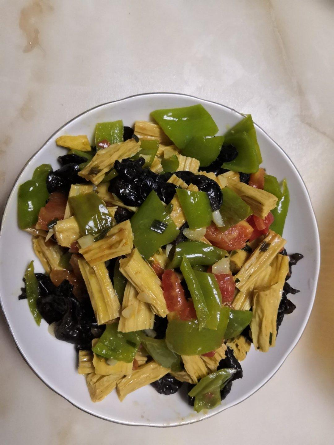 青椒木耳炒腐竹