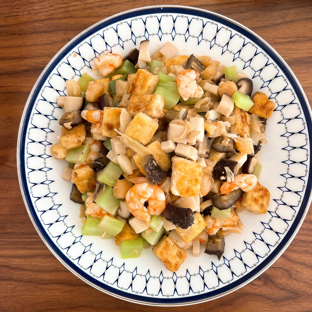 鲜味十足-豆腐虾仁蘑菇