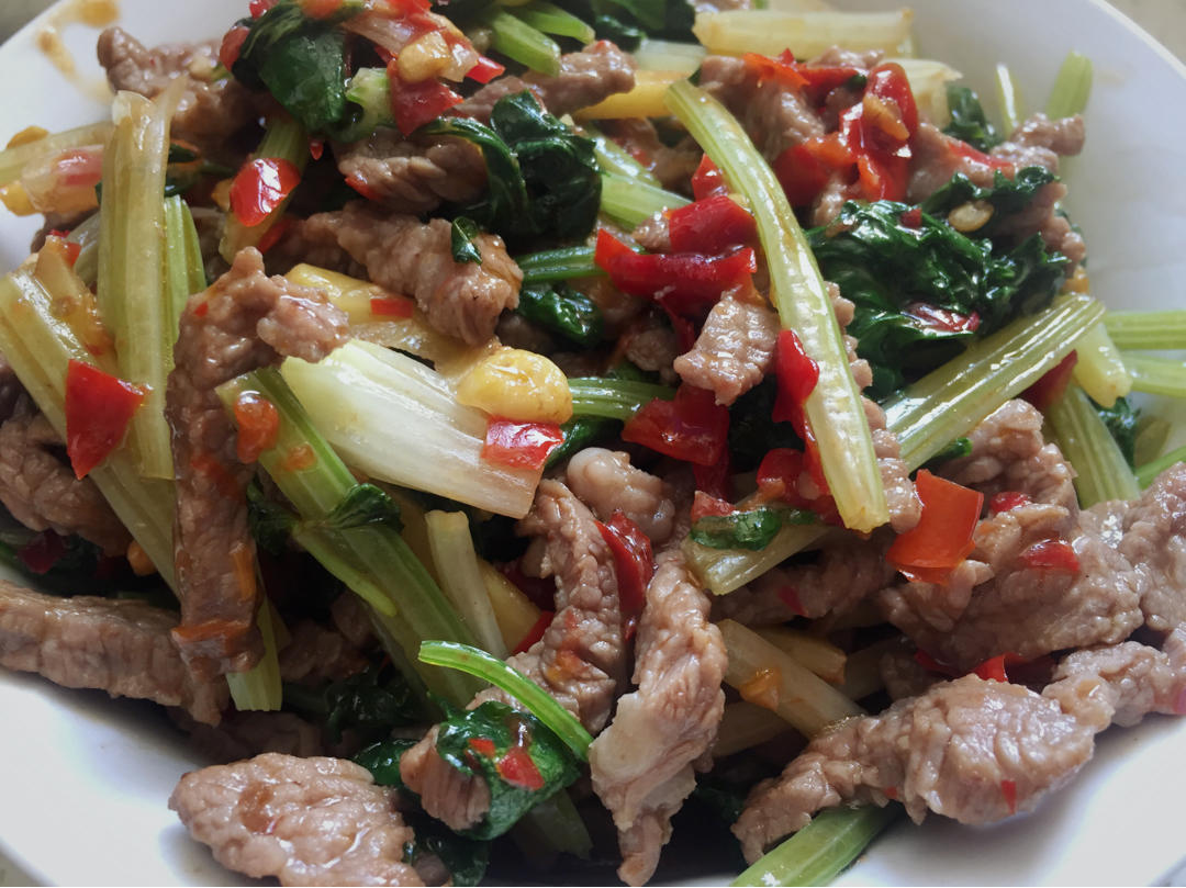 芹菜炒肉