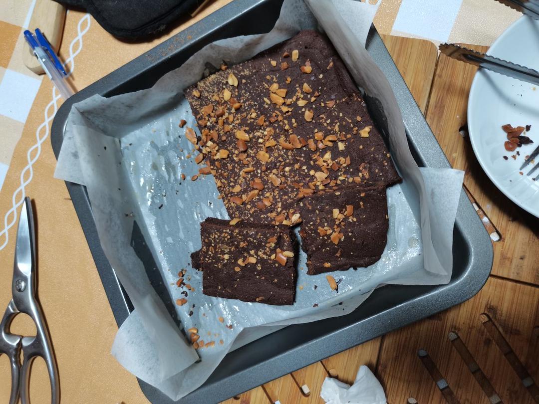 香味浓郁的巧克力布朗尼蛋糕