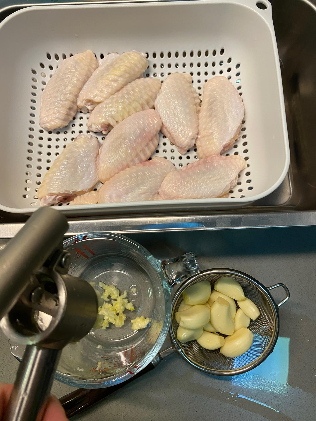 蒜香脆皮鸡翅【烤肉锅食谱11月】