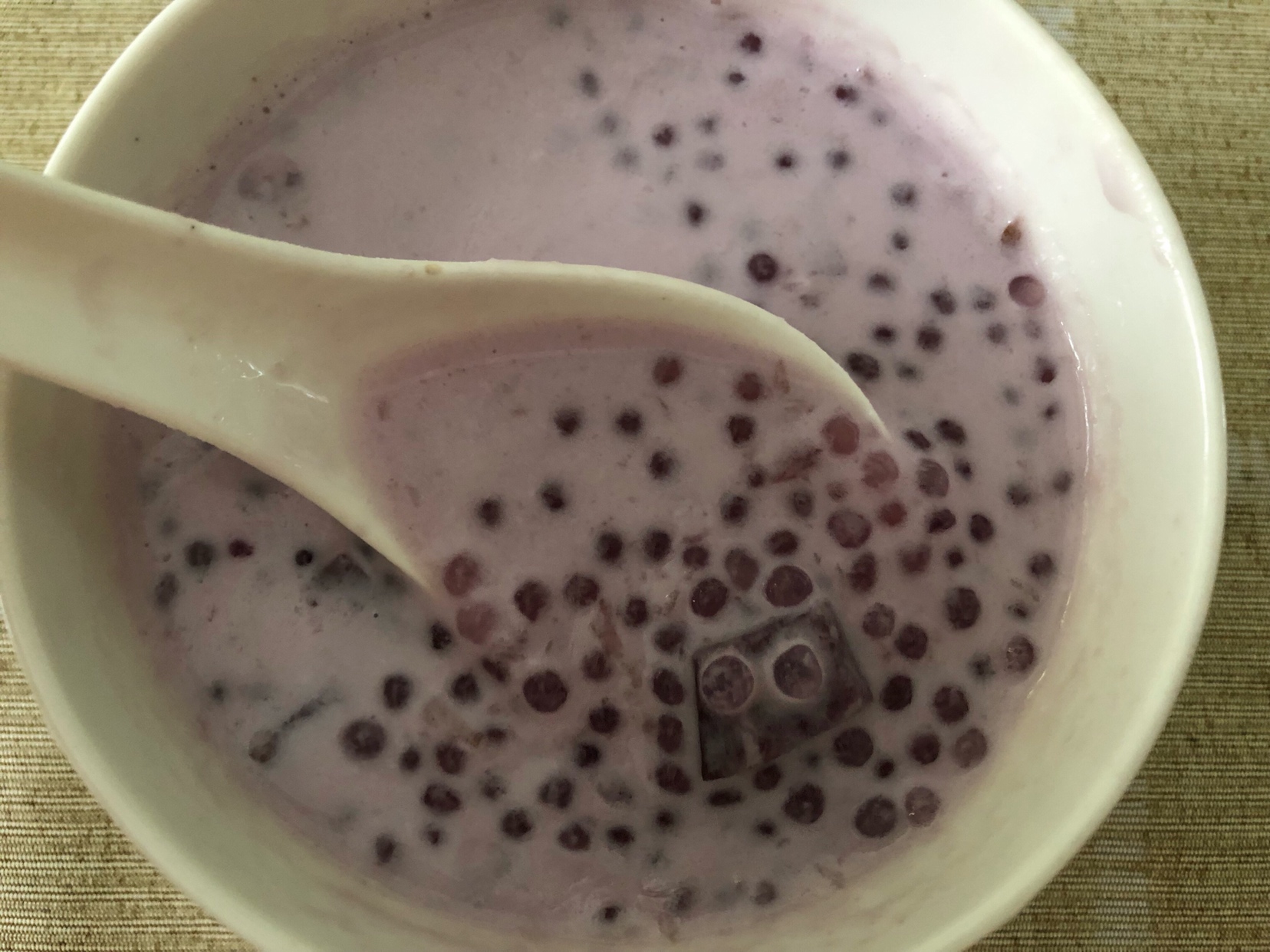 香浓紫薯椰汁西米露
