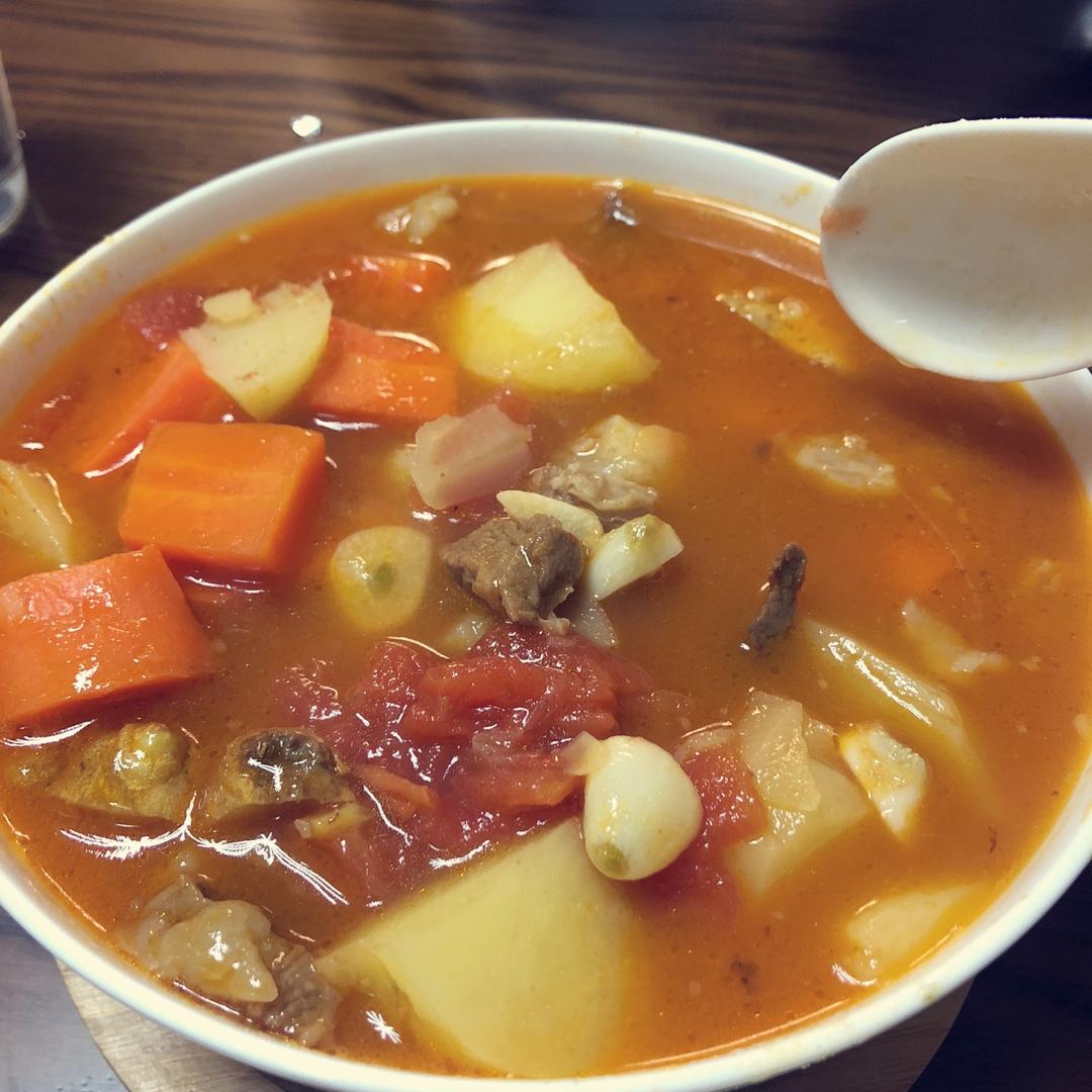 西红柿土豆炖牛腩