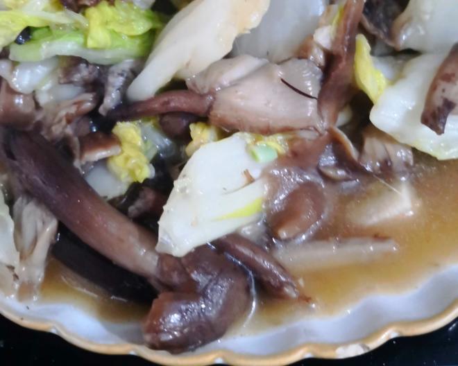 榛蘑炒白菜的做法