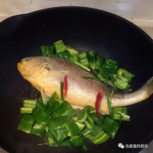 红烧鱼（鱼头豆腐做法）的做法 步骤6