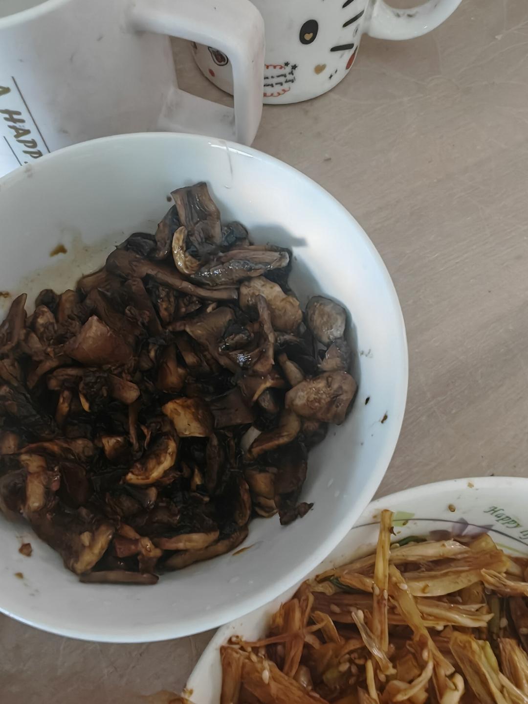 鲜香嫩滑！好吃不胖的蒜香炒口蘑！