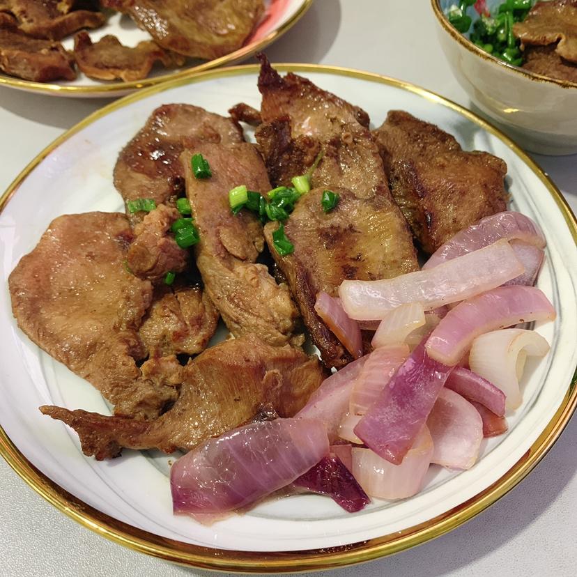 黑椒洋葱煎牛舌