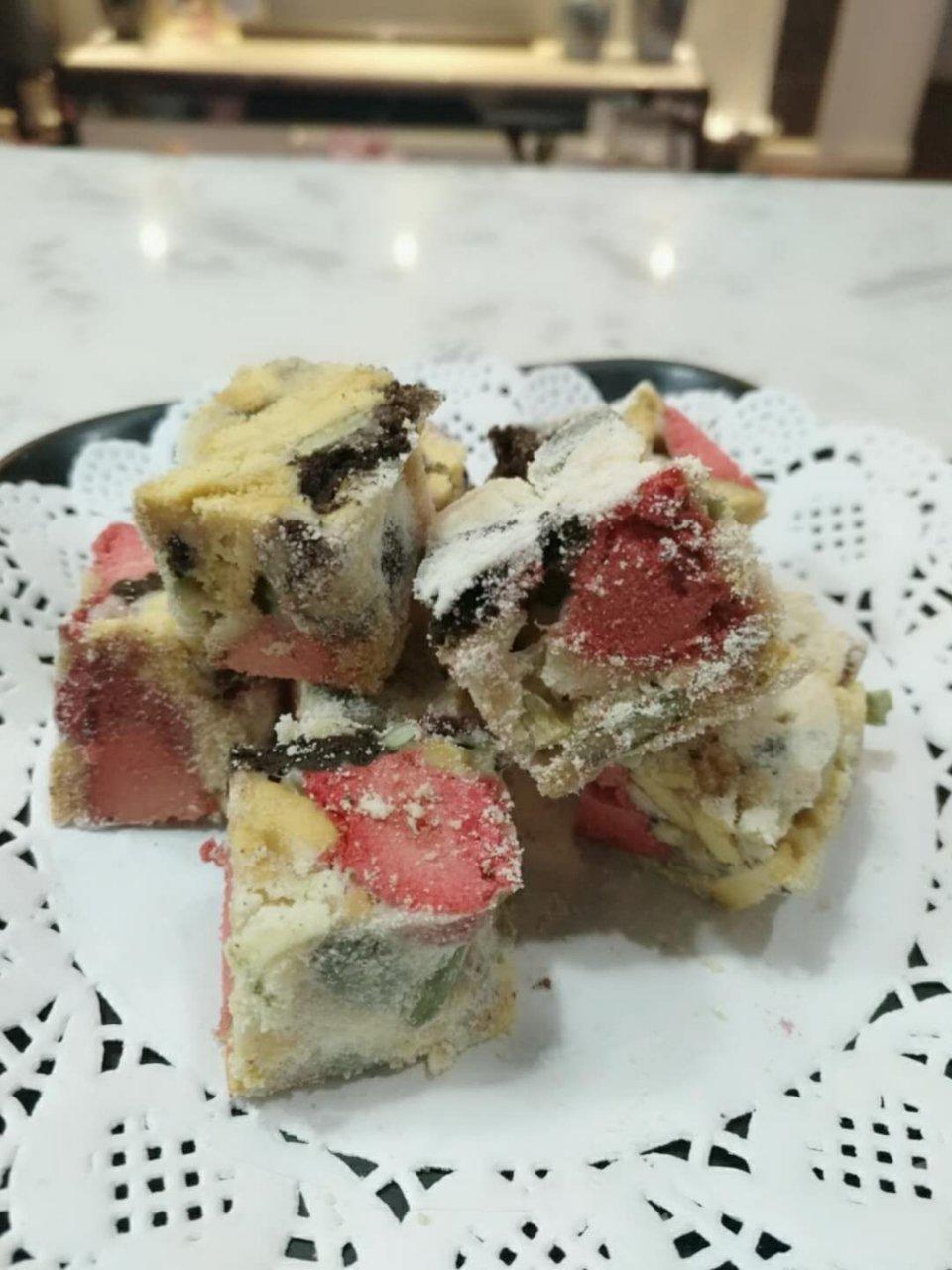 奥利奥草莓雪花酥