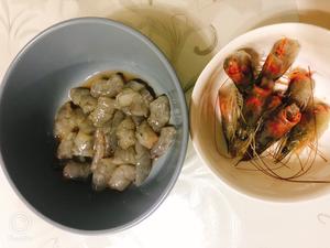 豌豆虾仁豆腐香菇汤的做法 步骤2