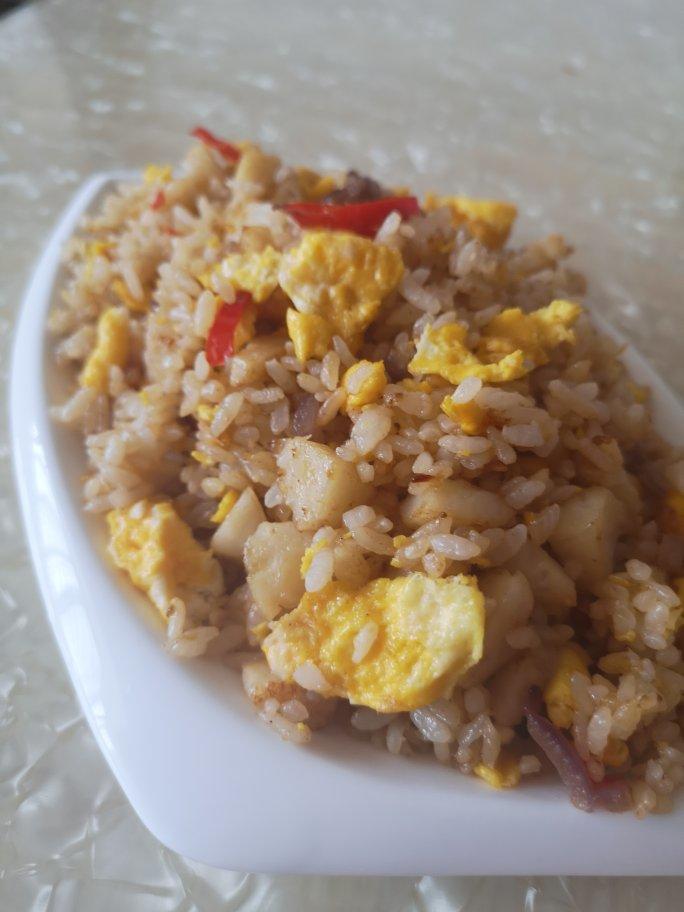 鱼丸炒饭