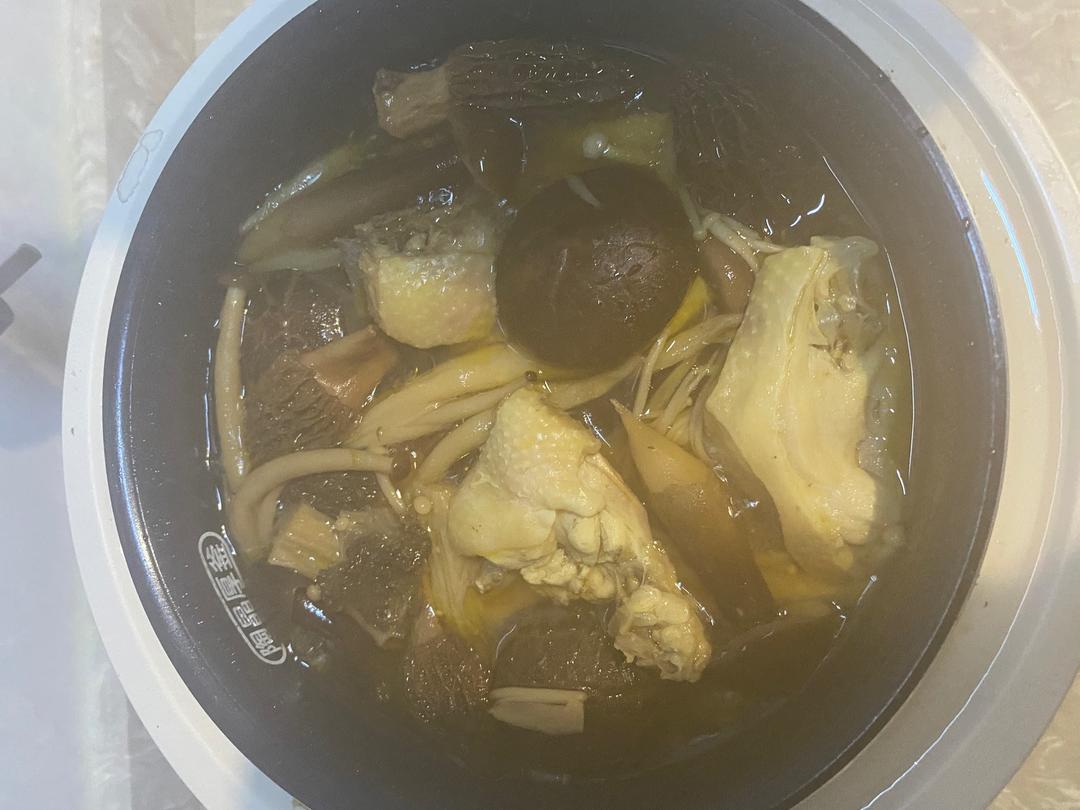 疫情疯家养身补气——党参菌菇汤的做法