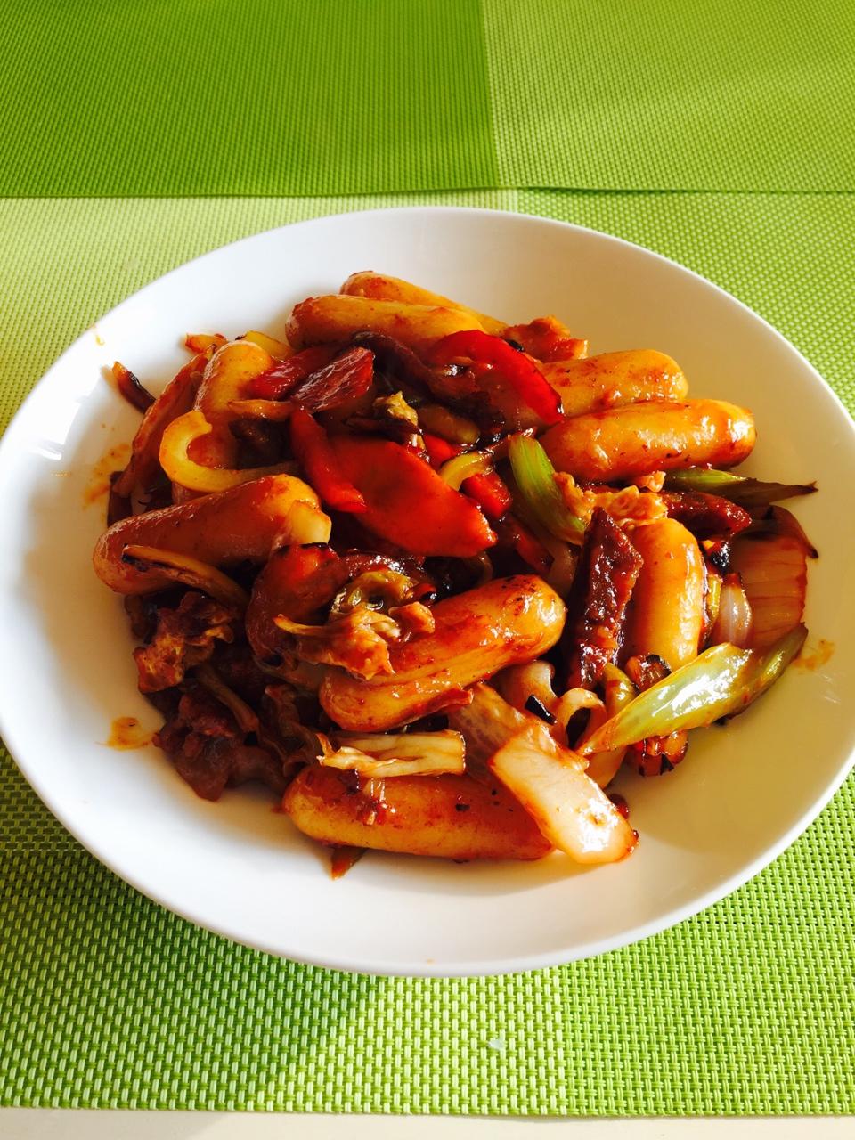 泡菜炒芝士年糕的做法