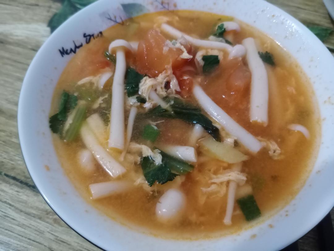 白玉菇西红柿鸡蛋汤