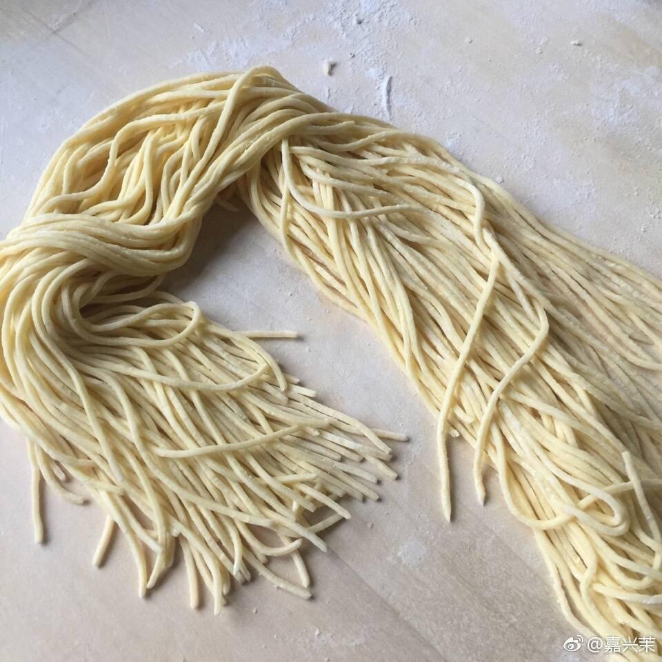 自制面条（压面机版）的做法