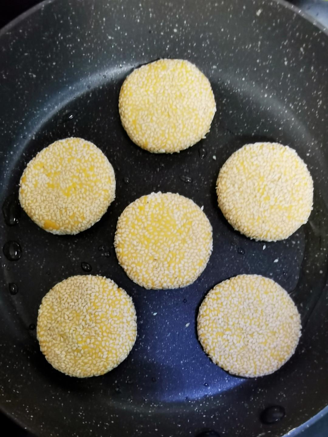 平底锅就能做!香甜软糯的南瓜饼