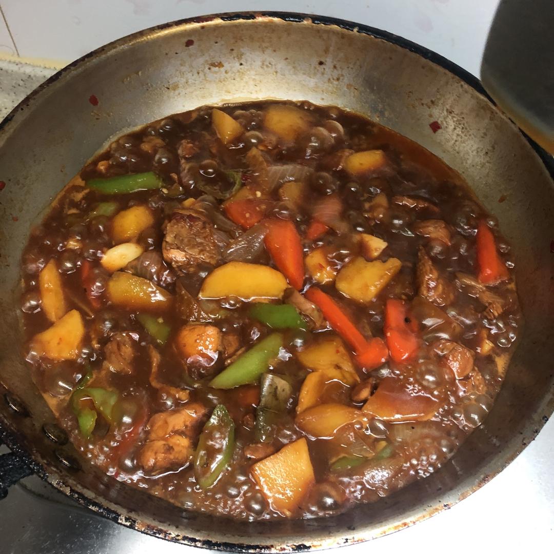 地道新疆大盘鸡～拉条子拌面