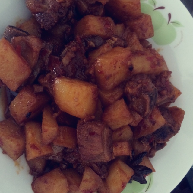 川味土豆烧排骨