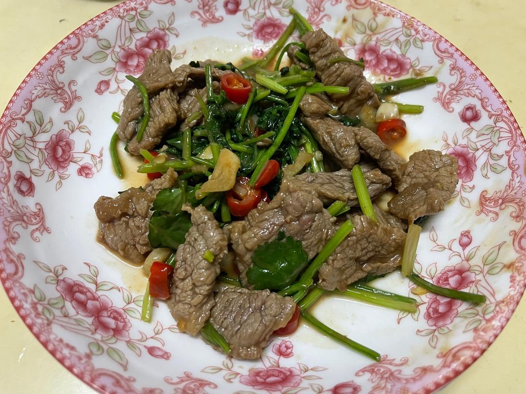 香菜炒牛肉