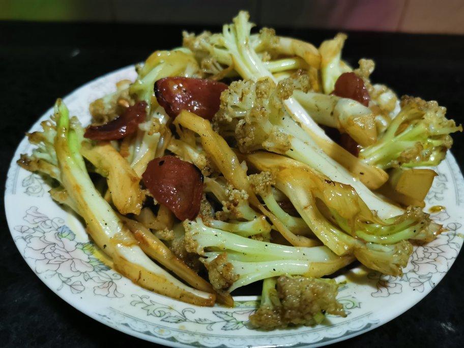炝炒腊肠花菜