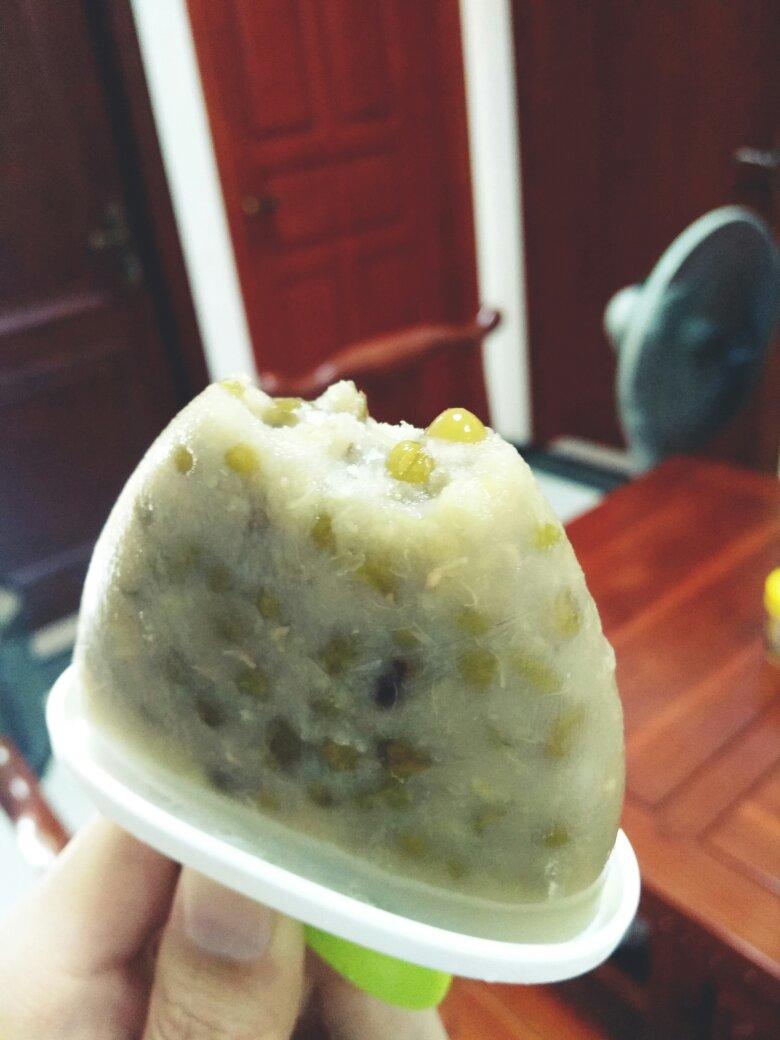 自制奶香绿豆棒冰（清凉夏日的必备品）内附绿豆汤不会变成褐色的技巧