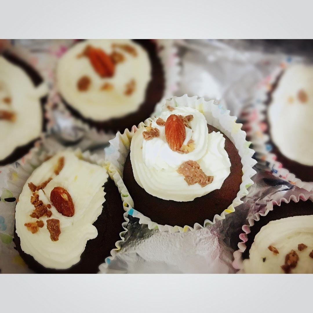 古典巧克力cupcake配马斯卡彭奶油霜