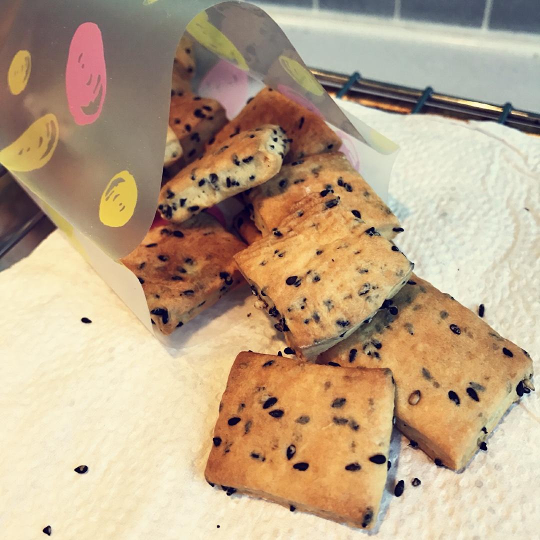 黑芝麻咸香饼干