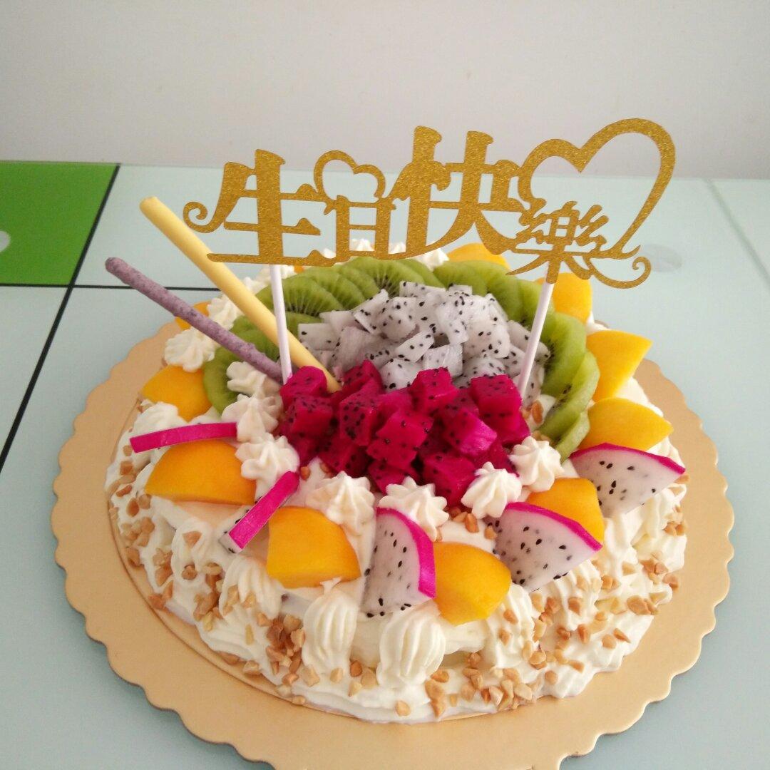 小妖丫头潘小卉做的奶油水果装饰蛋糕