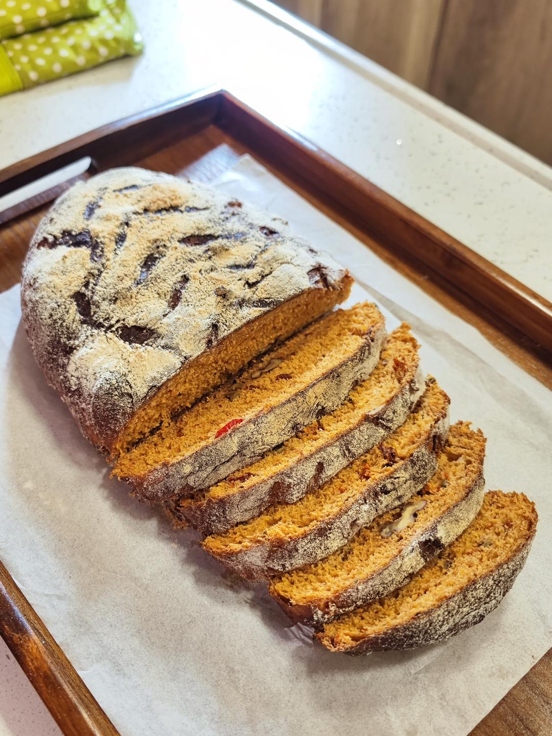 全麦蔓越莓核桃软欧包