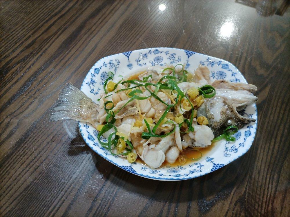 鲜嫩鲈鱼片