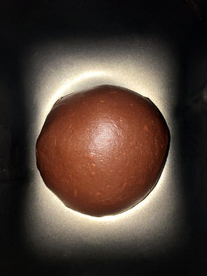 黑巧克力豆豆包--巧克力控不要错过的做法 步骤1